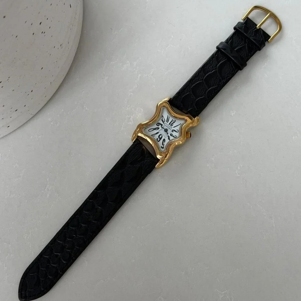SKU0510 Retro Gold Asymmetrical Women Fashion Watch‎ Stainless steel + gift bag
